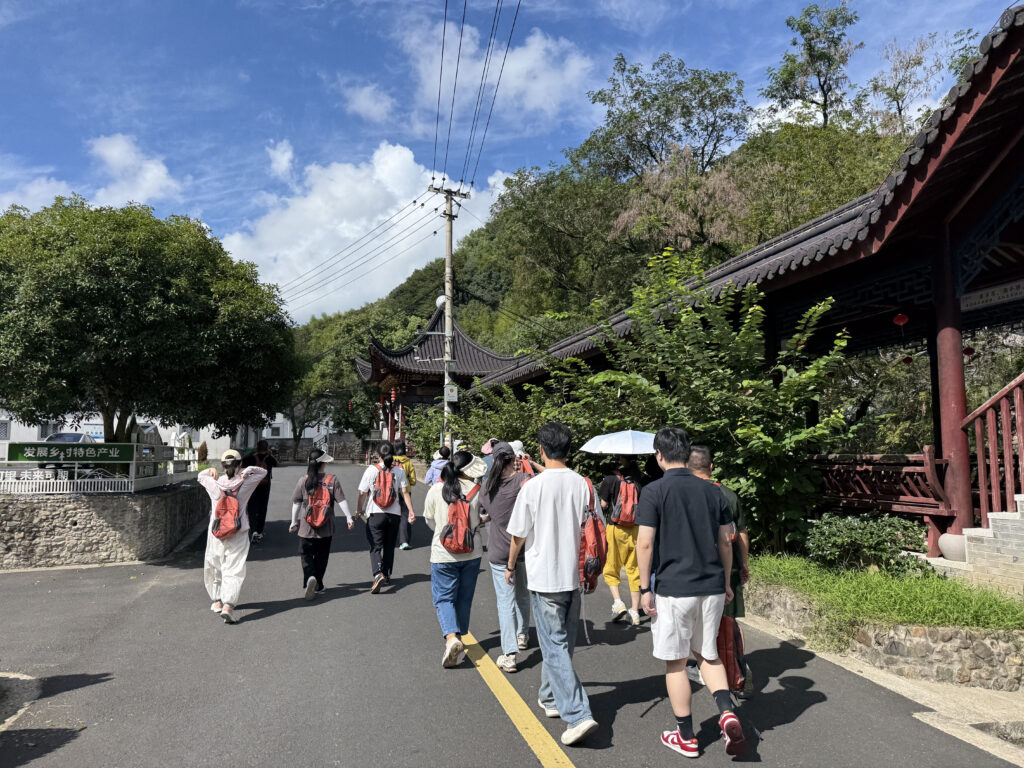 追尋紅色印記，汲取奮進力量 —— 科信聯合黨支部“循跡溯源學思想促踐行”主題黨日活動圓滿舉行