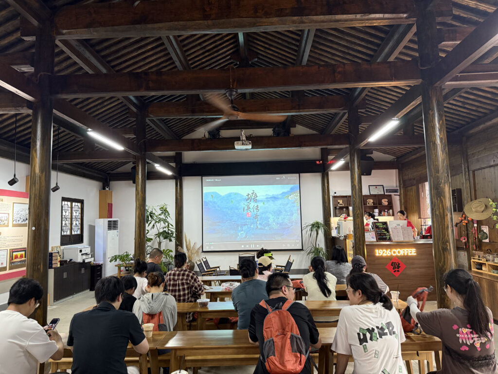 追尋紅色印記，汲取奮進力量 —— 科信聯合黨支部“循跡溯源學思想促踐行”主題黨日活動圓滿舉行